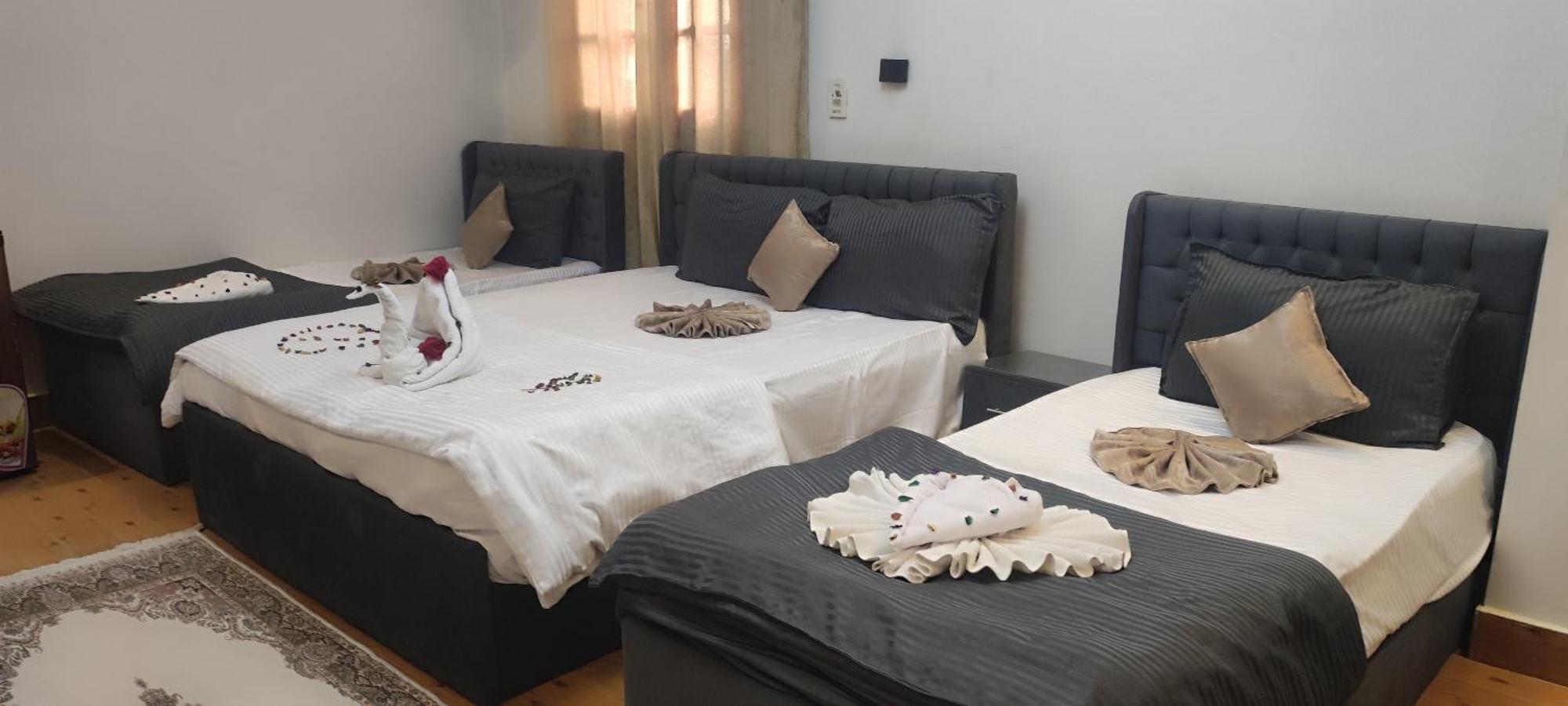 Pyramids Kingdom Hotel Kafrat al Jabal Luaran gambar